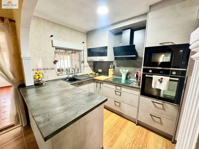 Villa con piscina-1285LM — 5