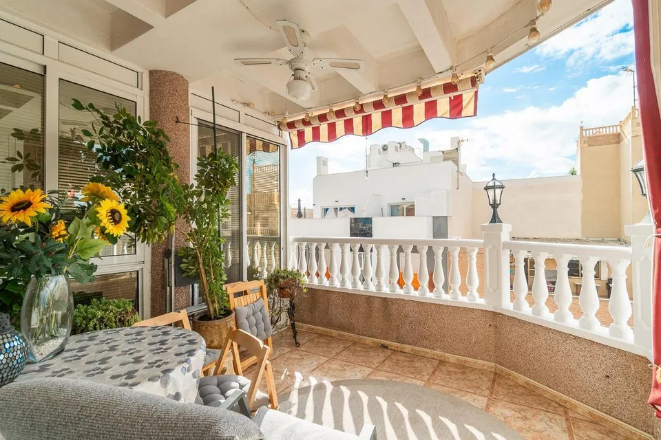 Ático en el centro de Torrevieja de 3 dormitorios y 2 baños