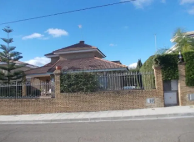 Venta Chalet independiente sin posesión en Sanlúcar la Mayor