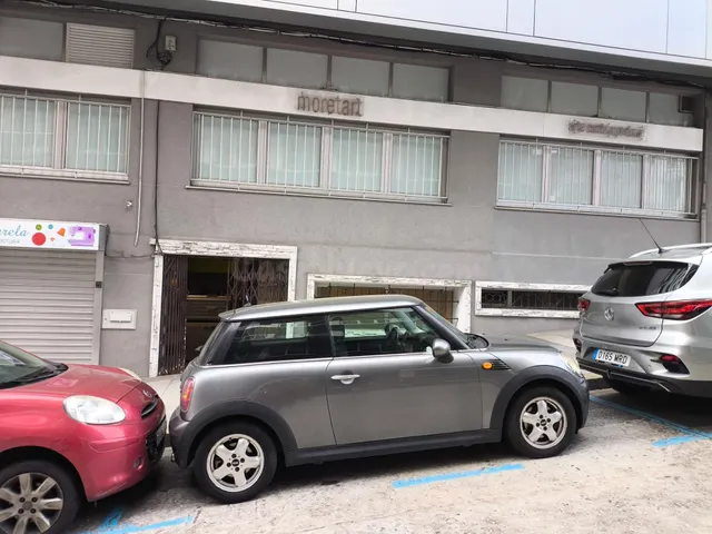 Oportunidad de Inversión en Semisótano Comercial para Hostel - foto 5