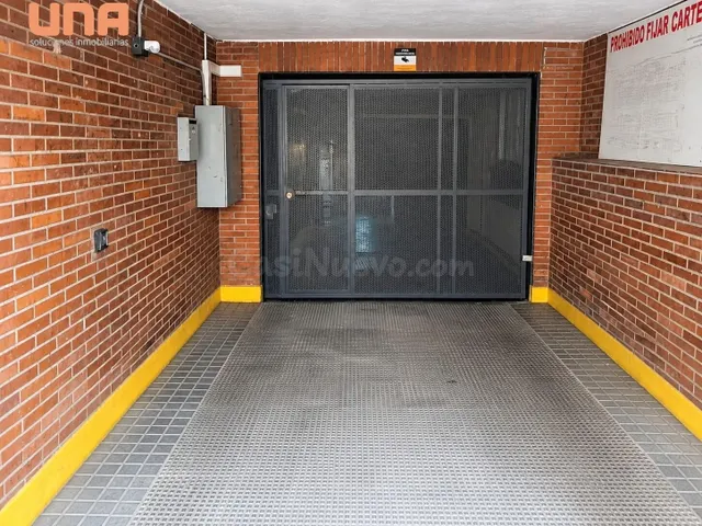 Se vende Plaza de garaje ( para coche y 2 motos) en Santa Rosa (Los Arboles) — 3