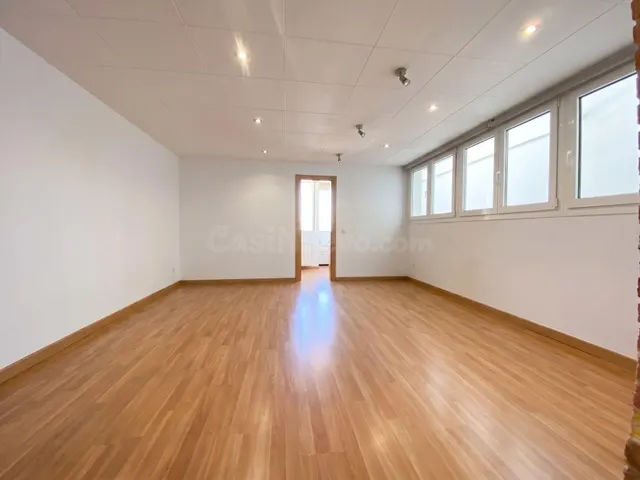 ÁTICO EXTERIOR CON TERRAZA, LUZ NATURAL Y PRIVACIDAD EN L’HO - foto 2
