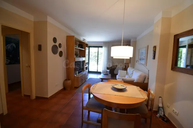 Exclusivo Apartamento en Planta Baja con Jardines Privados y - foto 4