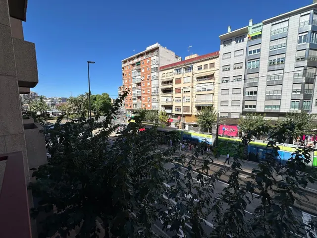 Piso amueblado de 4 dormitorios en Ronda de Levante. — 14