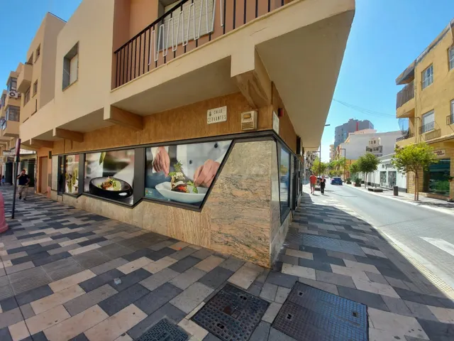 Local comercial en alquiler en zona comercial de El Ejido — 2