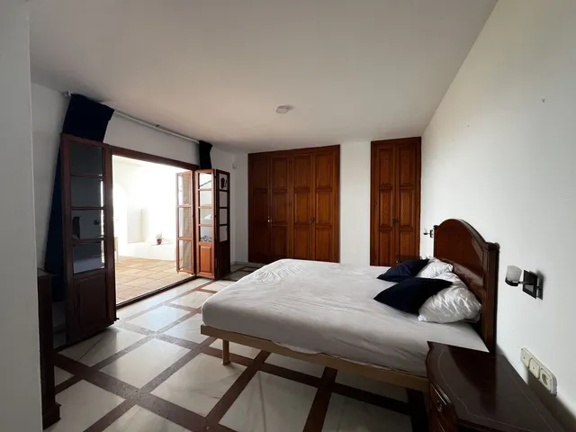 Chalet 5 habitaciones 696m² en venta - Costa Del Sol — 28
