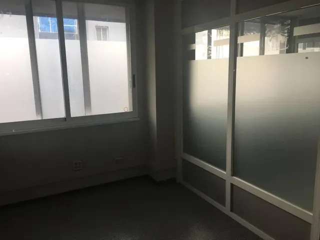 LOCAL COMERCIAL EN ENTRESUELO EN BUEN ESTADO — 14