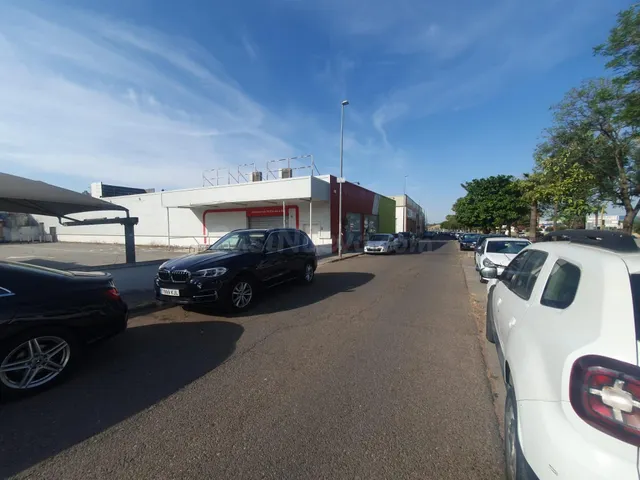 MAGNÍFICA NAVE COMERCIAL DISPONIBLE EN CORIA DEL RÍO - foto 2