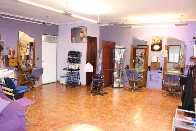 SE ALQUILA PELUQUERÍA EQUIPADA Y LISTA PARA TRABAJAR — 13