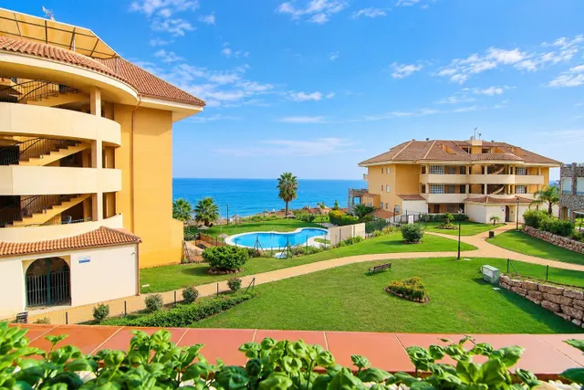 EN ALQUILER APARTAMENTO CON AMPLIA TERRAZA Y VISTAS AL MAR — 13