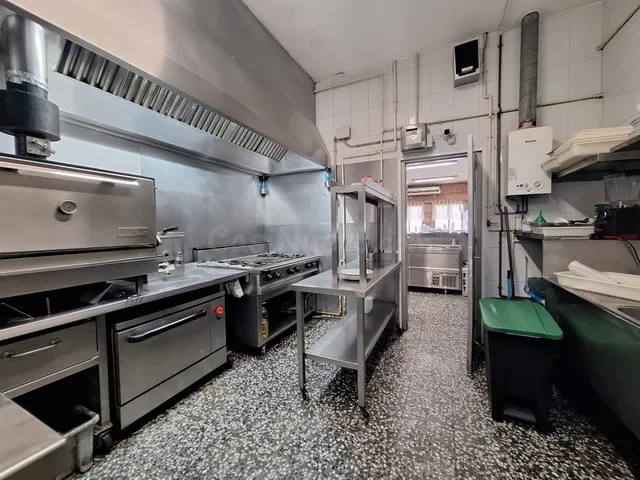 Restaurante listo para trabajar junto al parc europa de Barberà del Vallès — 12
