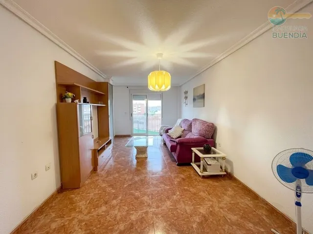 Piso de 3 dormitorios , garaje y trastero muy cercano a servicios — 8