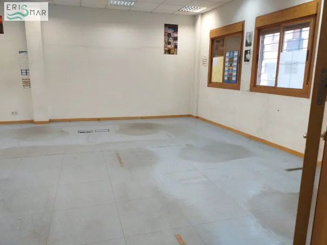 LOCAL COMERCIAL EN ALQUILER Y VENTA EN NAVALCARNERO — 31