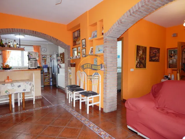 OPORTUNIDAD AMPLIO CHALET CON PISCINA MUY PRÓXIMO A LA POBLACION DE ONTINYENT — 6