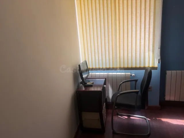 Oficina en Alquiler en la Zona PERU de Cáceres — 4