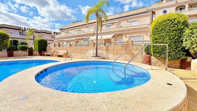 ADOSADO DE 3 DORMITORIO Y 2 BAÑOS EN ORIHUELA COSTA (ZONA LOS DOLSES) — 39