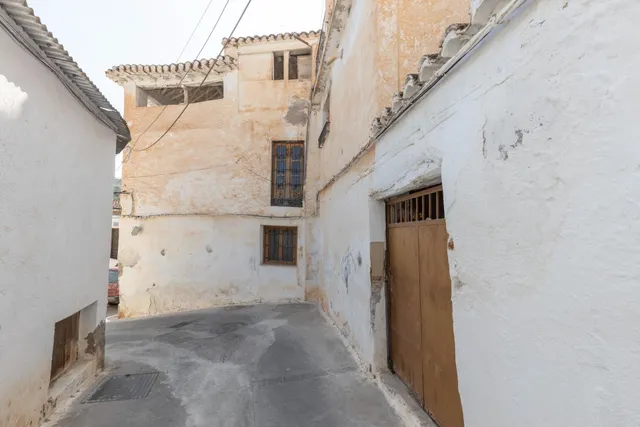 CASA PARA REFORMAR, MÁS TERRENO DE 250M2 — 48