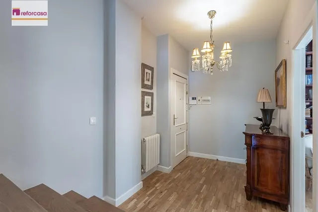 Exclusivo Piso Dúplex en el Corazón de Granada — 12