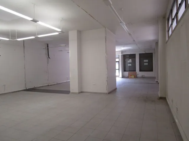 Urbis te ofrece un local en alquiler en zona Chinchibarra, Salamanca. — 12