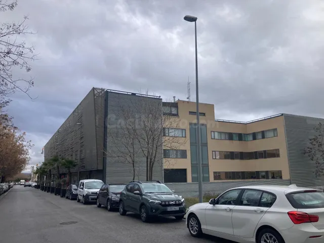 ALQUILER DE OFICINA, EN CENTRO DE EMPRESAS — 2