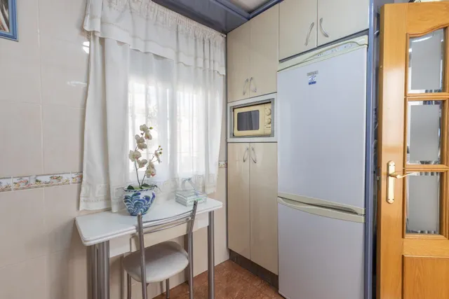 Casa independiente a 5 minutos de Granada en buen estado para entrar a vivir — 30