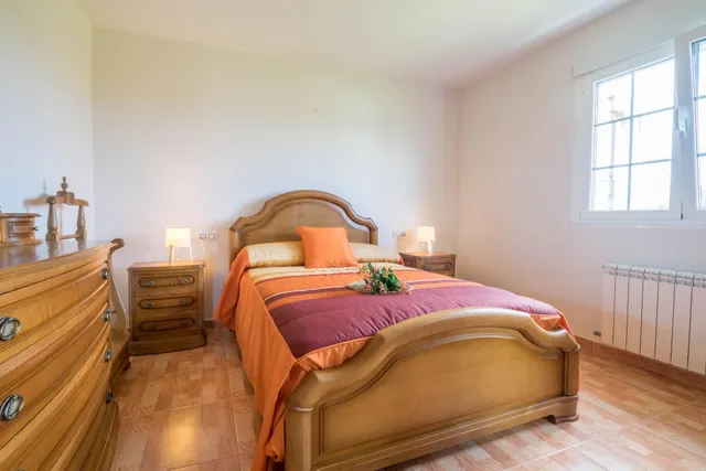 Amplia Casa + otra vivienda + anexo en Venta en Ardemil, Ordes — 49
