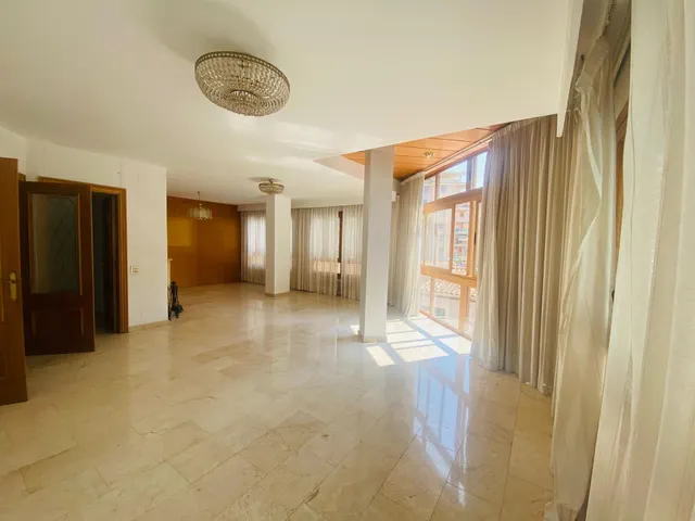✨ Amplio piso con gran potencial en Santa Catalina ✨ — 9