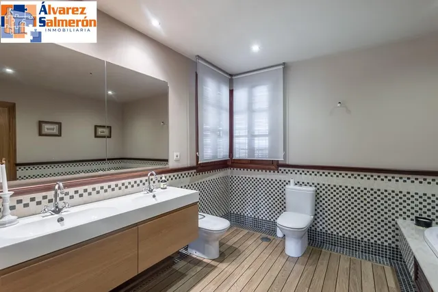 INCREÍBLE CHALET INDEPENDIENTE EN ZONA PRIVILEGIADA — 23