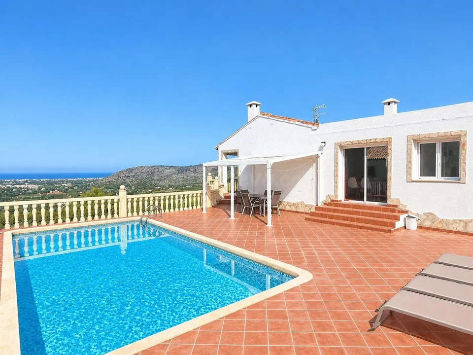 Chalet independiente en La Sella con vistas al mar