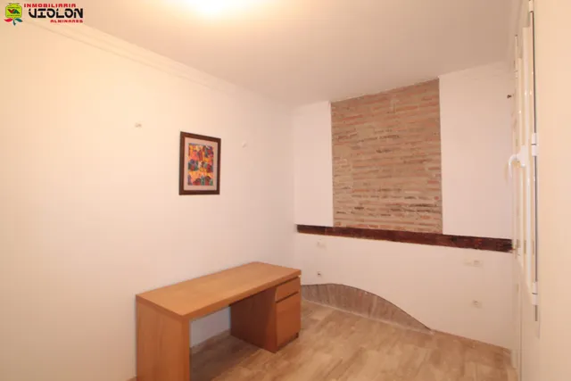 Amplias oficinas en Plaza Bib-Rambla — 17