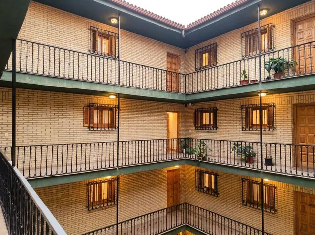 Oportunidad de Inversión y Vivienda en Granada Centro: Apartamento Luminoso junto a Gran Vía ref: DLR00284 — 23