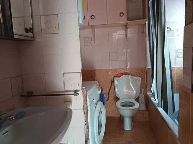 SE VENDE PISO / ASCENSOR/ PARA REFORMAR / BENALUA,/ JUNTO JUZGADOS — 17