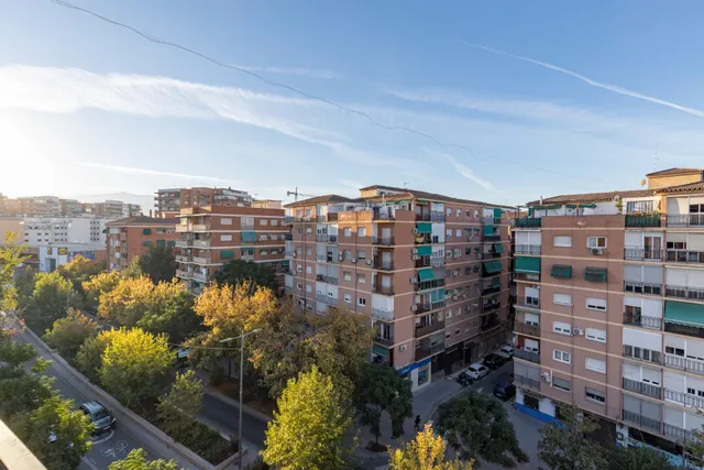 Piso luminoso de 3 dormitorios en la Antigua Ctra de Málaga — 10