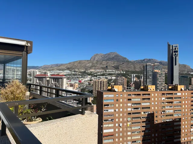 Se vende impresionante Atico de 2 dormitorios con vistas al mar con garaje y trastero — 32