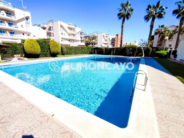 Fantástico adosado con solárium privado y vistas al mar en O - foto 2
