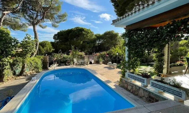 Villa 6 habitaciones 250m² en venta - Aguamarina - foto 2