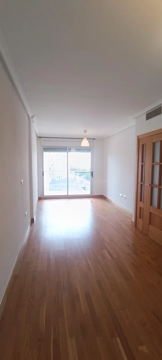 Oportunidad con TERRAZA en Juan Carlos I — 3