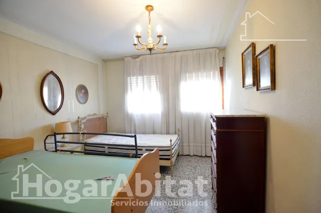 ¡Alicante centro! alto, luminoso y esquinero con terraza — 22