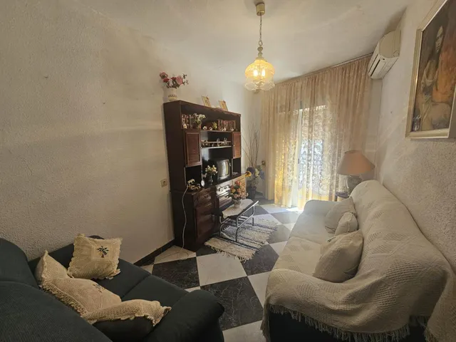 VIVIENDA EN LA CARRETERA PRINCIPAL DE ALCOLEA — 28