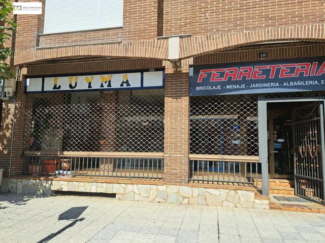 LOCAL BIEN SITUADO EN EL PUENTE VILLARENTE