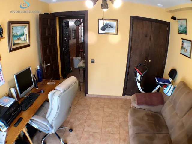 AMPLIA VIVIENDA CON ASCENSOR - ZONA CENTRO — 9