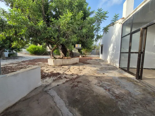 CASA EN EL CAMPO CERCA DEL PUEBLO — 48
