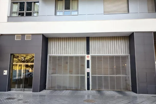 Garaje 15m² en alquiler - Vial Norte