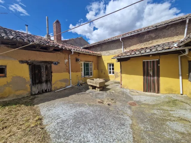 SE VENDE CASA A 2 KMS DE VALENCIA DE DON JUAN, PARCELA 479 M2, 168 M2 DE VIVIENDA. 3 habitaciones. — 8
