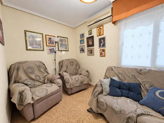 Amplio piso de 3 habitaciones junto a la Glorieta y el puerto de Santa Pola — 25