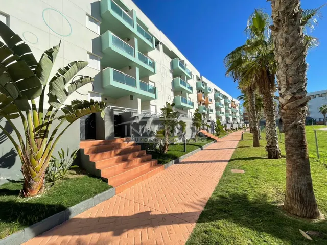 BAJO EN PALM BEACH, ALMERIMAR — 34