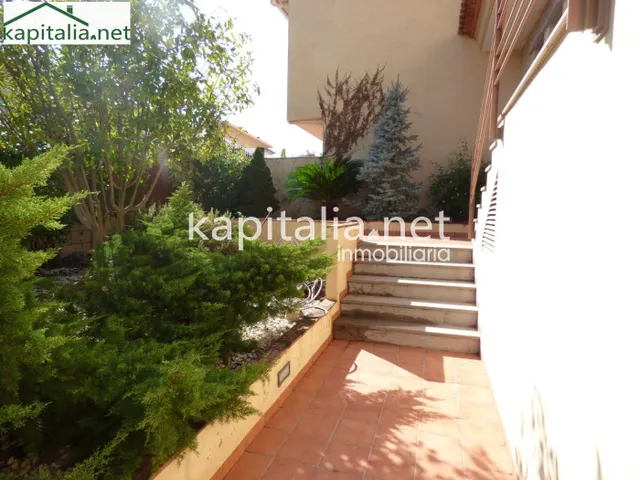 Espectacular casa adosada a la venta en Palomar — 38
