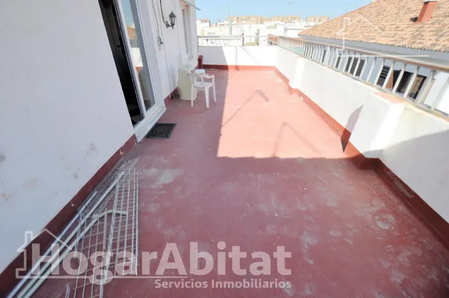 ÁTICO LUMINOSO CON GRAN TERRAZA, TODO AMUEBLADO Y CERCA DEL CENTRO — 13