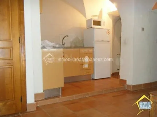 Edificio de tres plantas en venta con situación Inmejorable,