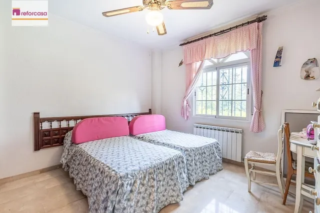 Espectacular Chalet en Ogijares - Ideal para Familias — 35